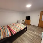 One Self-check-in, Free-parking, 3km Freeway Playstation Apartament *