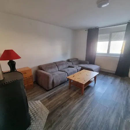 One Self-check-in, Free-parking, 3km Freeway Playstation Appartement